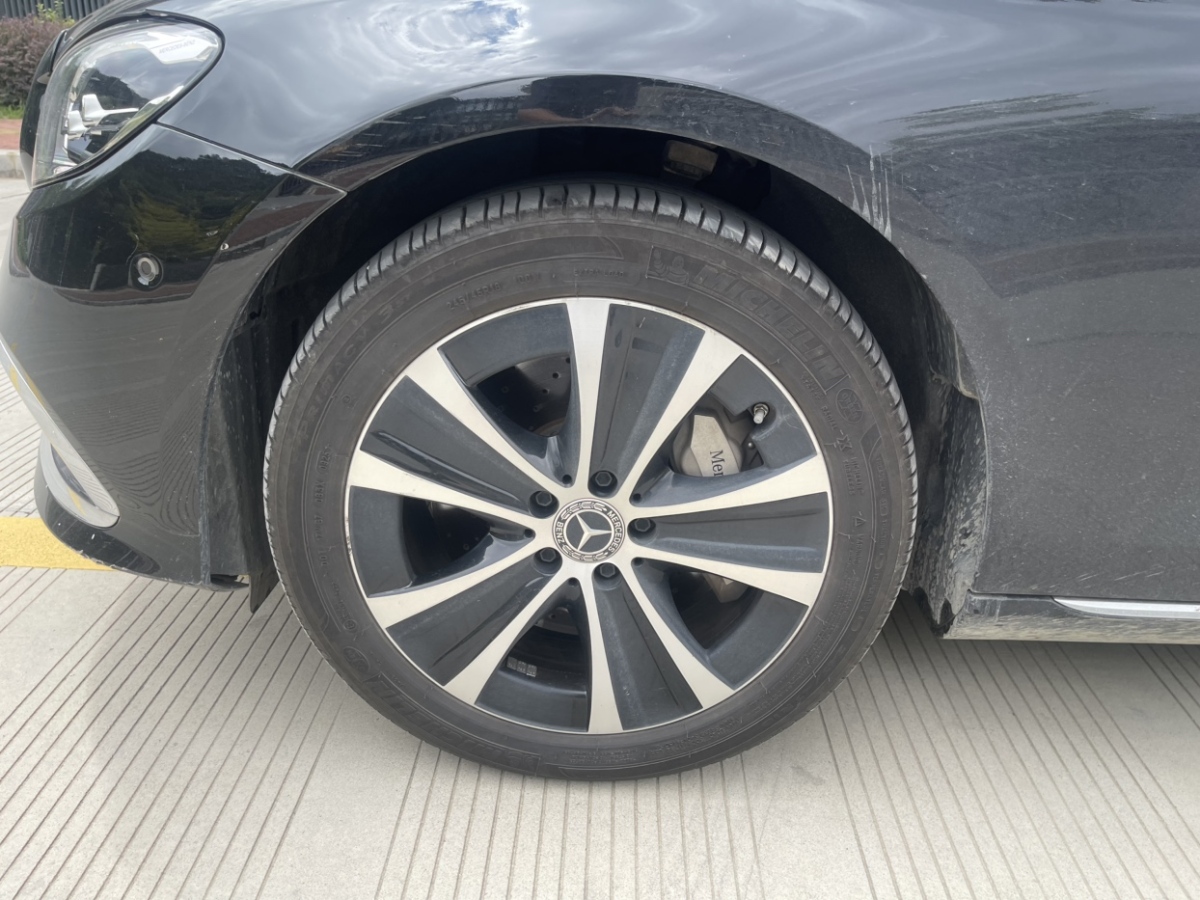 Mercedes-Benz E Class New Energy 2022 car image #19