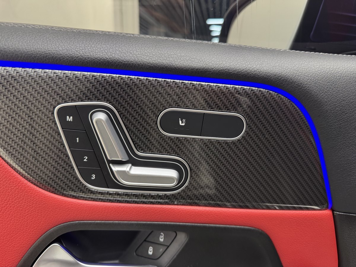 Mercedes-Benz GLB AMG 2020 immagine di auto #19