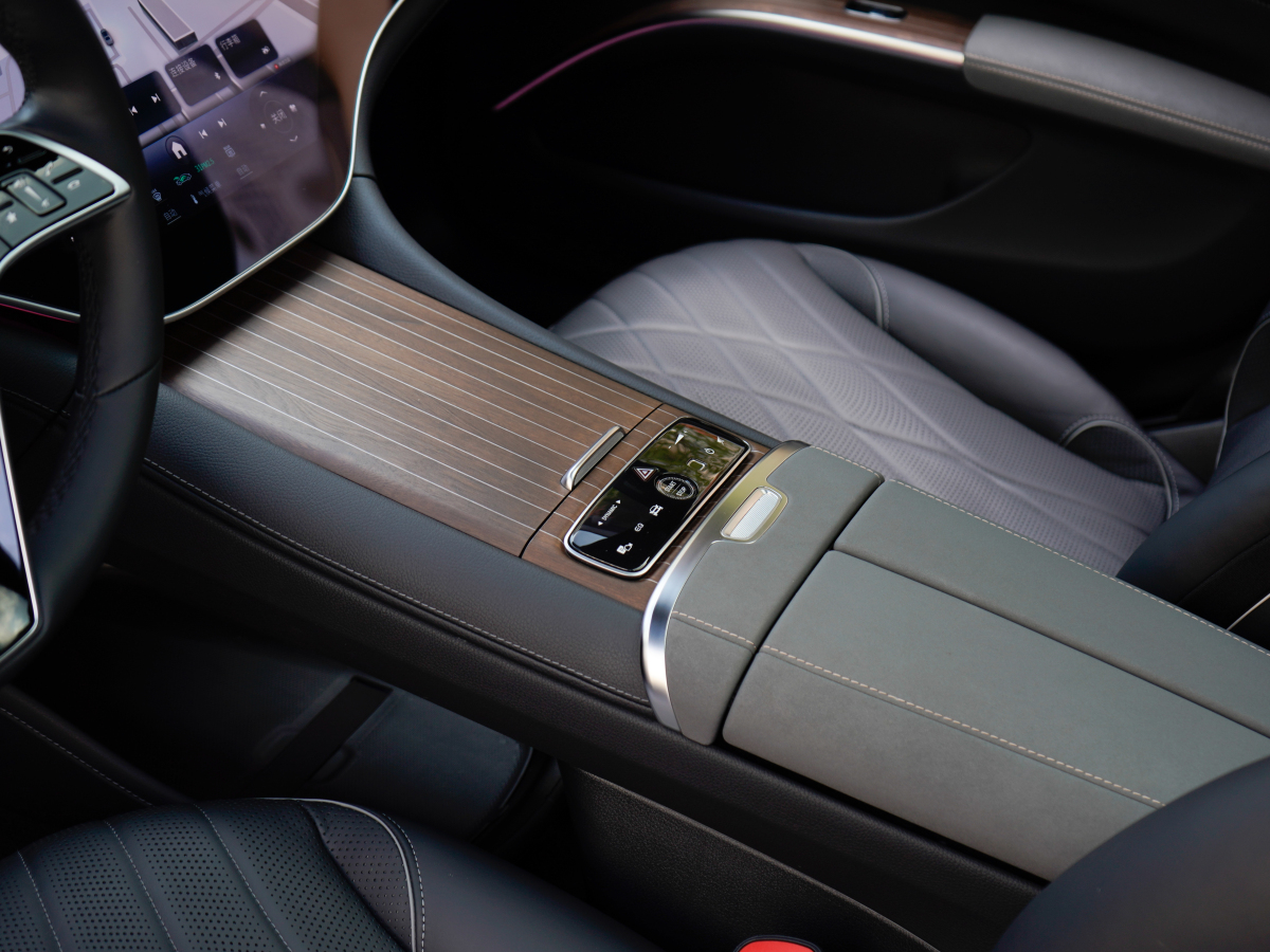 Mercedes-Benz EQS Class 2024 #19 Mercedes-Benz EQS Class 2024 car image #19