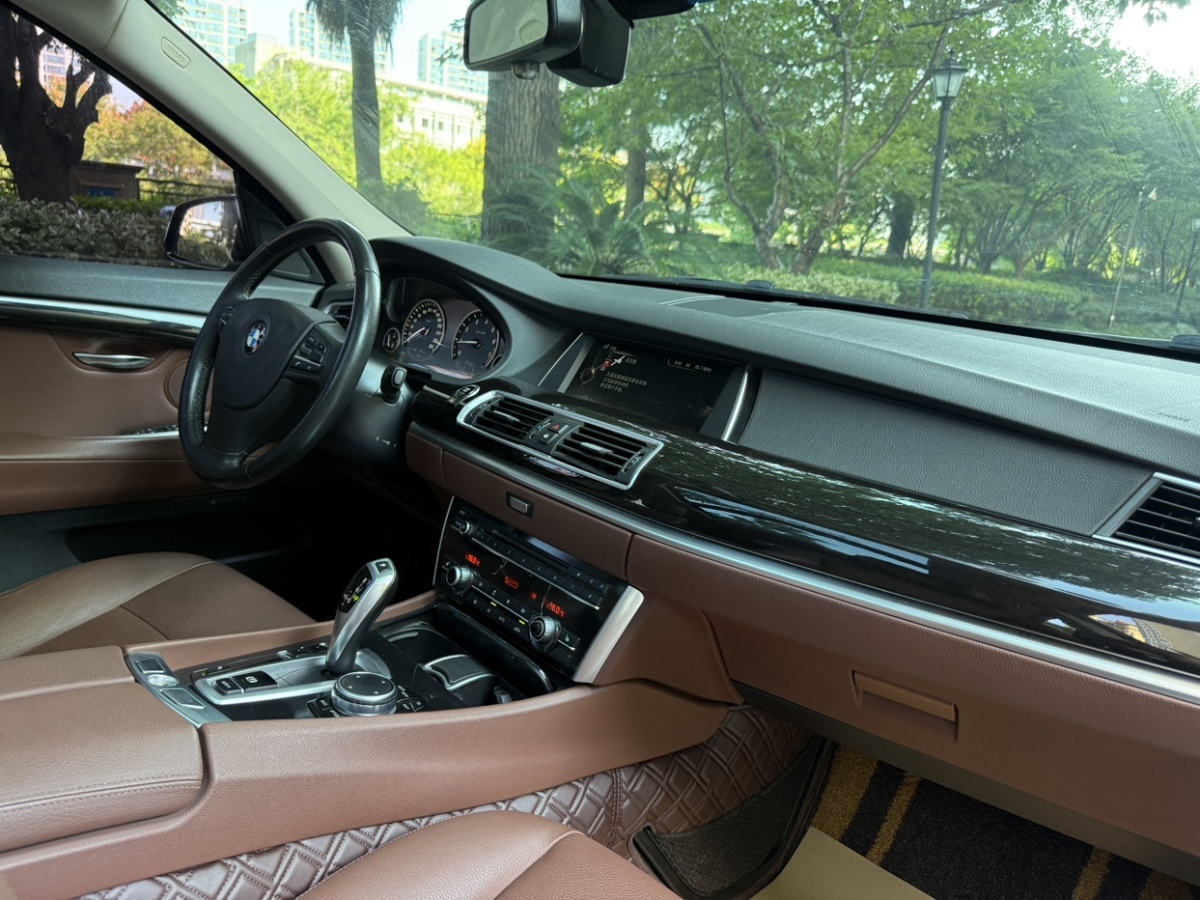 BMW 5 Series GT 2016 immagine di auto #19