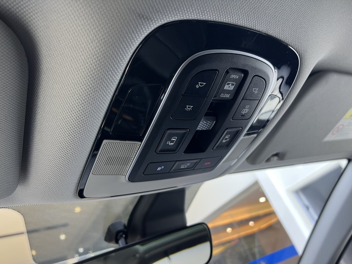 Hyundai Custo 2023 car image #19