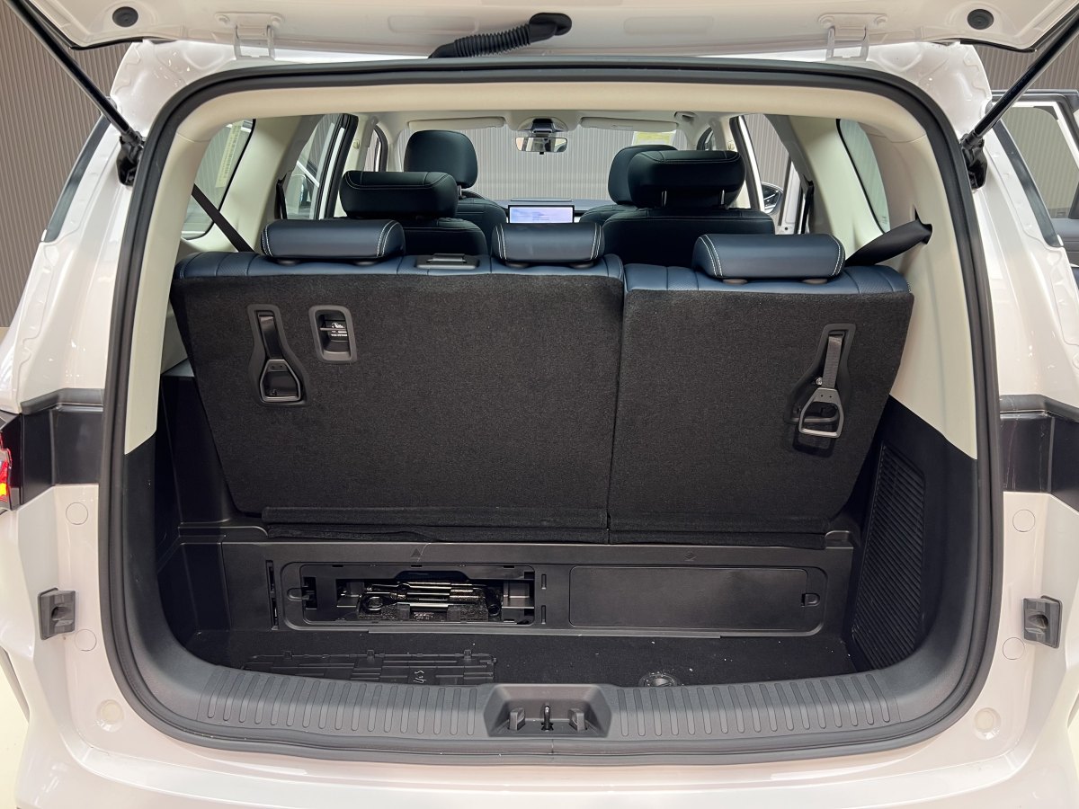 GEELY JiaJi 2025 car image #19