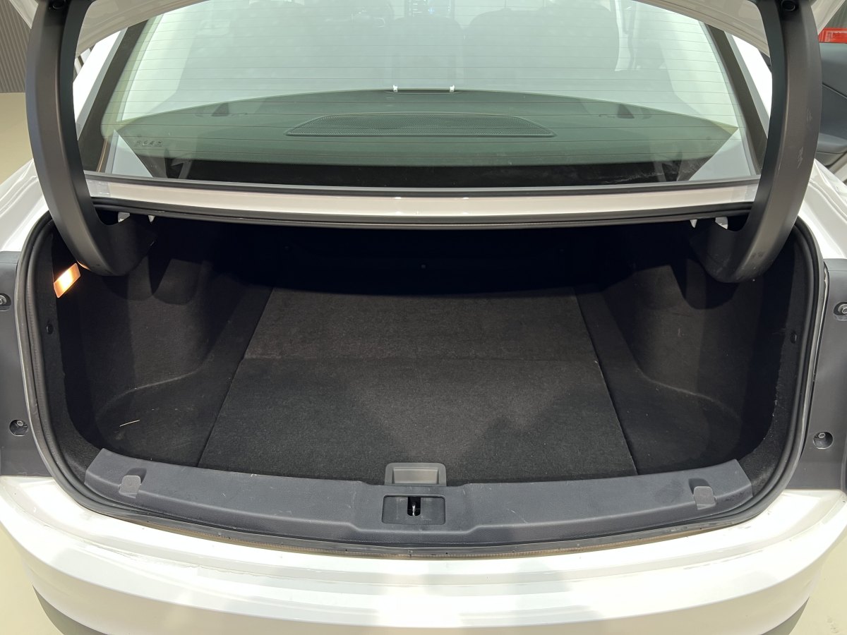 HongQi E-QM5 2024 #19 HongQi E-QM5 2024 car image #19