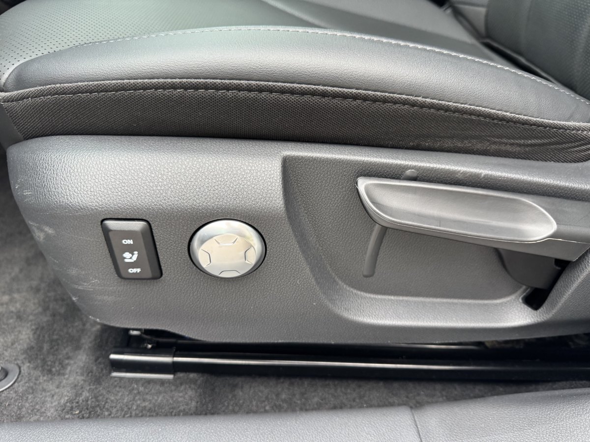 HongQi E-QM5 2024 car image #19