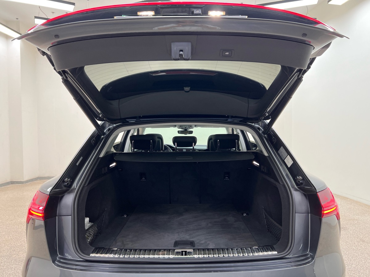 Audi Q4 e-tron 2023 صورة سيارة #19