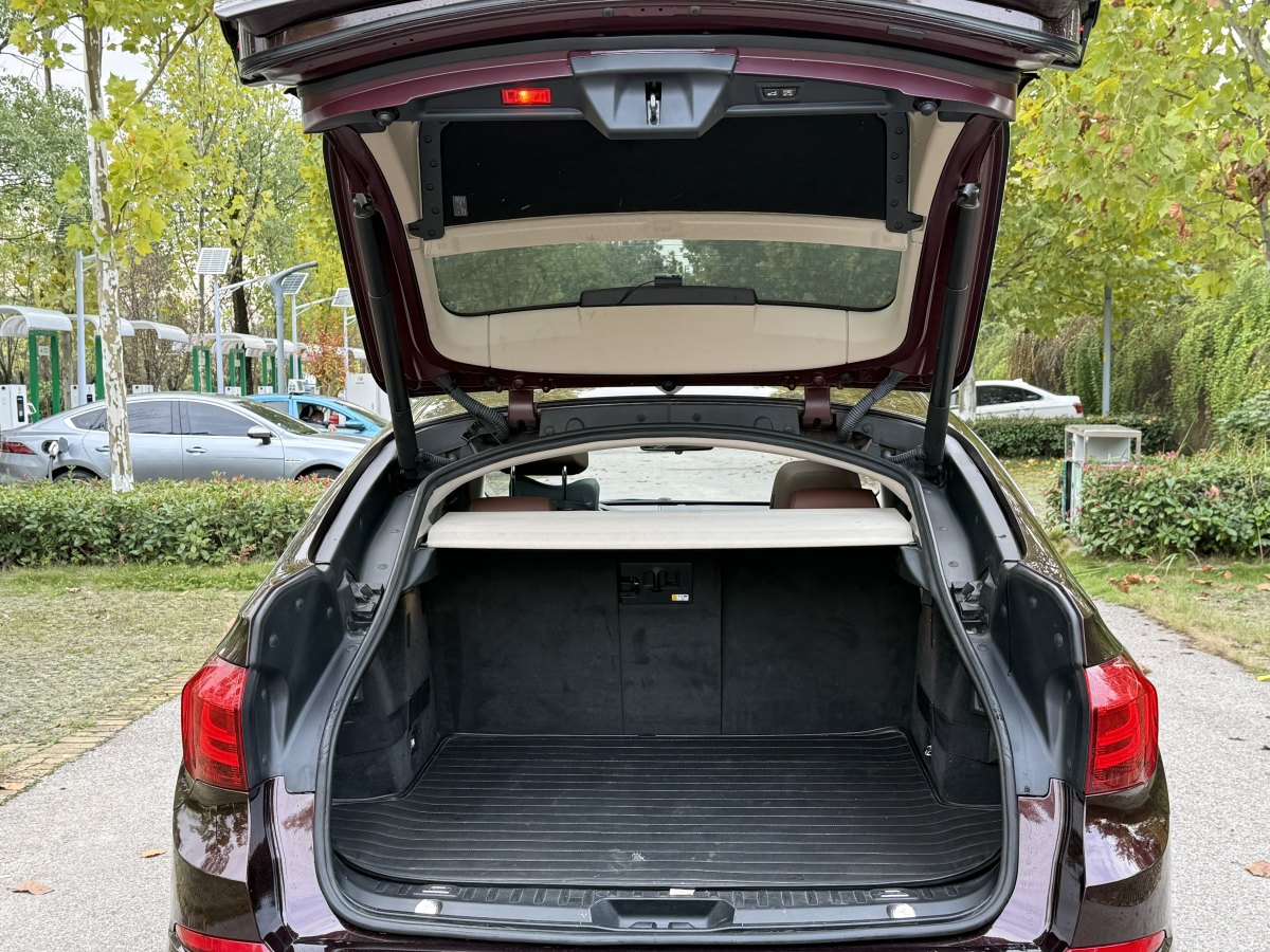 BMW 5 Series GT 2016 immagine di auto #19