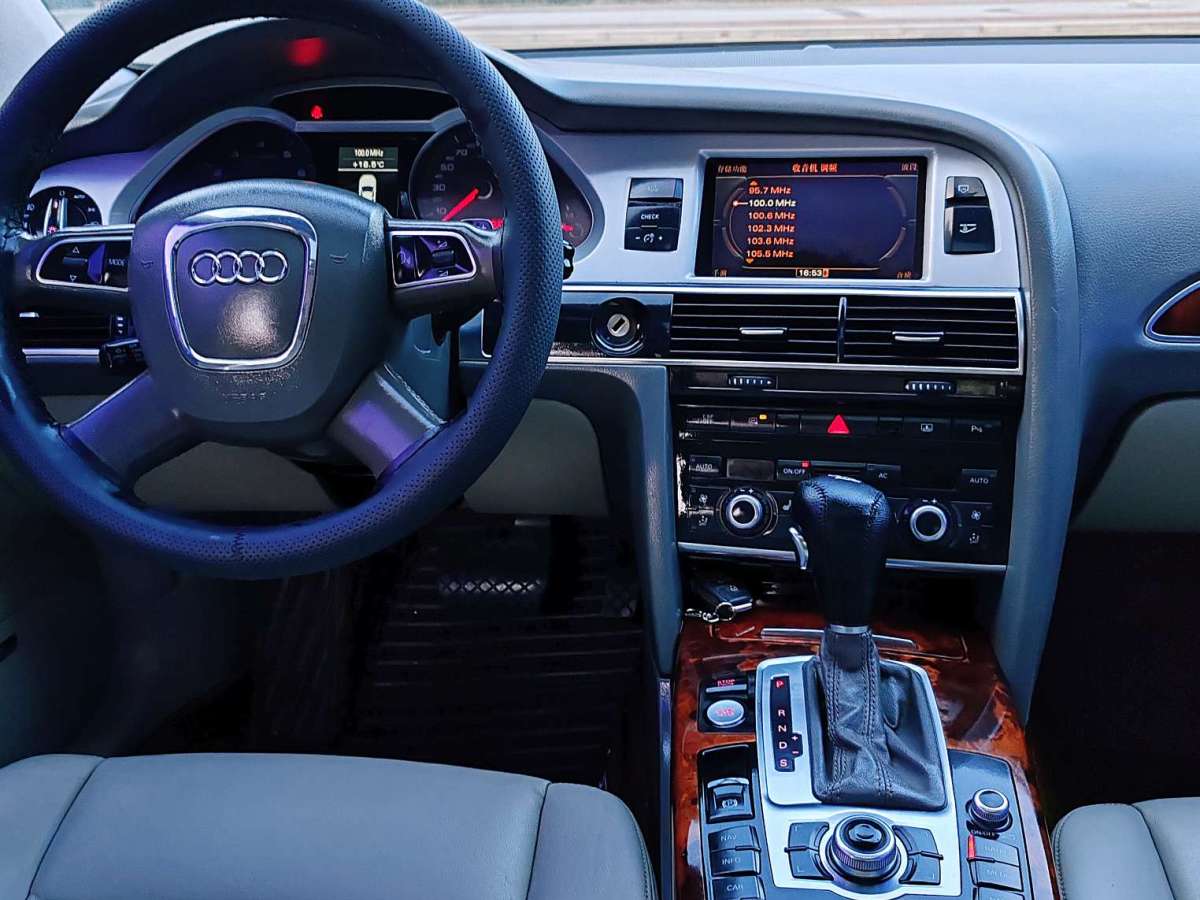 Audi A6 2011 car image #19