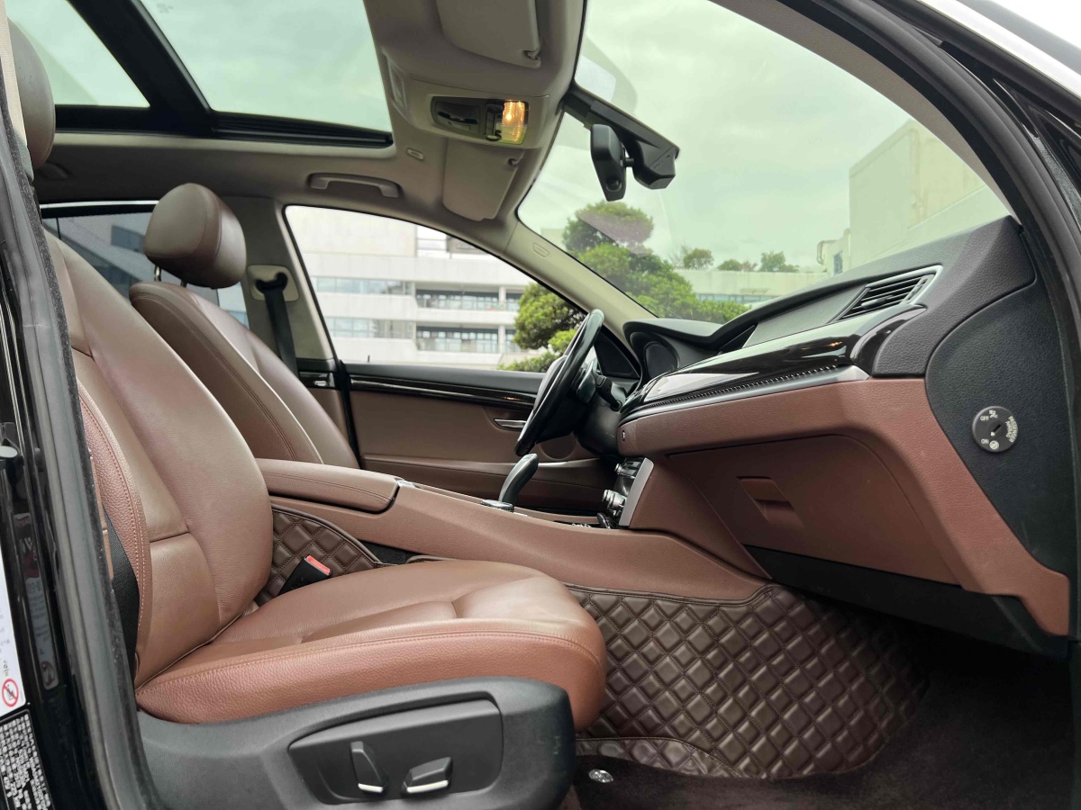 BMW 5 Series GT 2015 immagine di auto #19