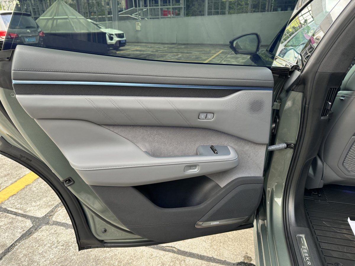 极氪 极氪001 FR 2024 汽车图片 #19