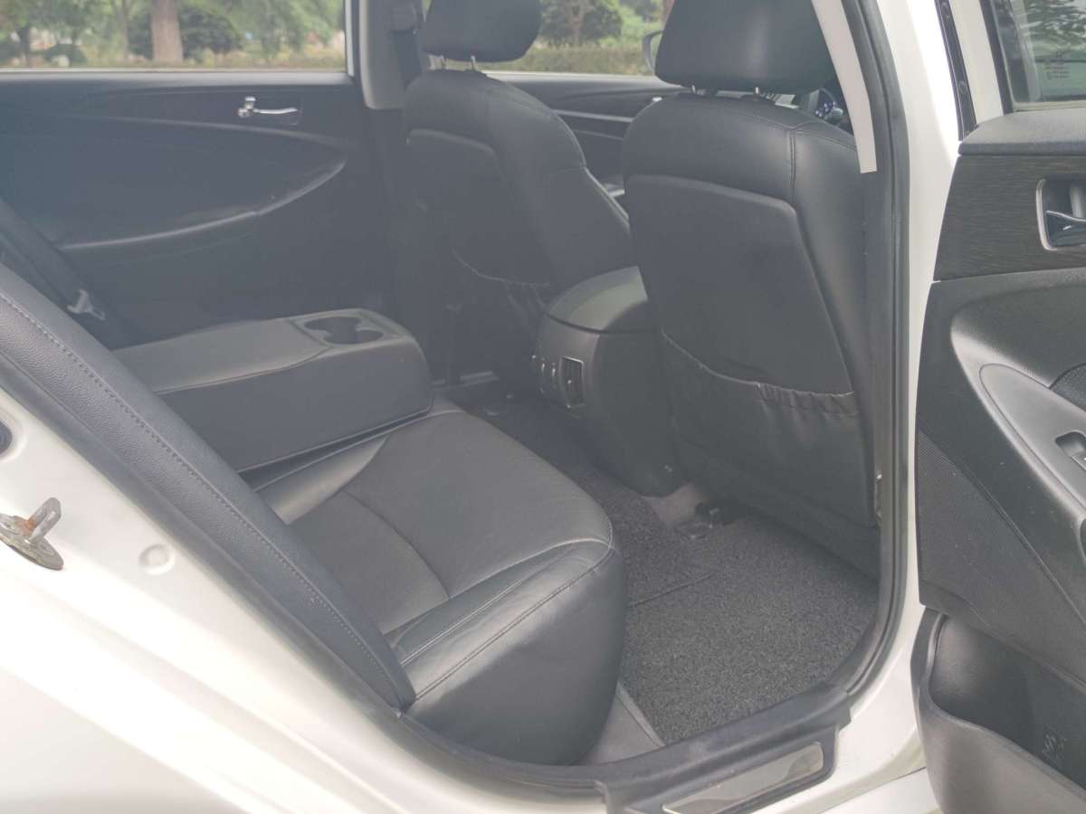 现代 索纳塔 2011 汽车图片 #19