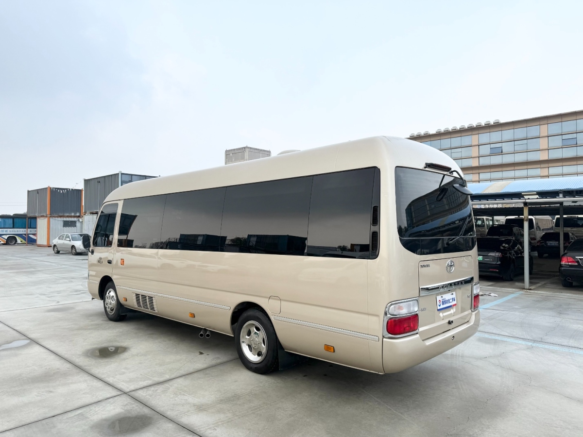 Toyota Coaster 2023 imagen de coche #19