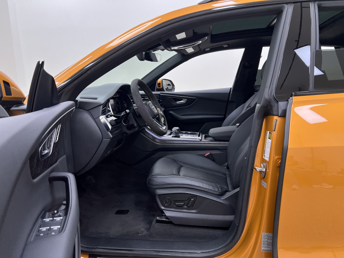 Audi RS Q8 2020 car image #19