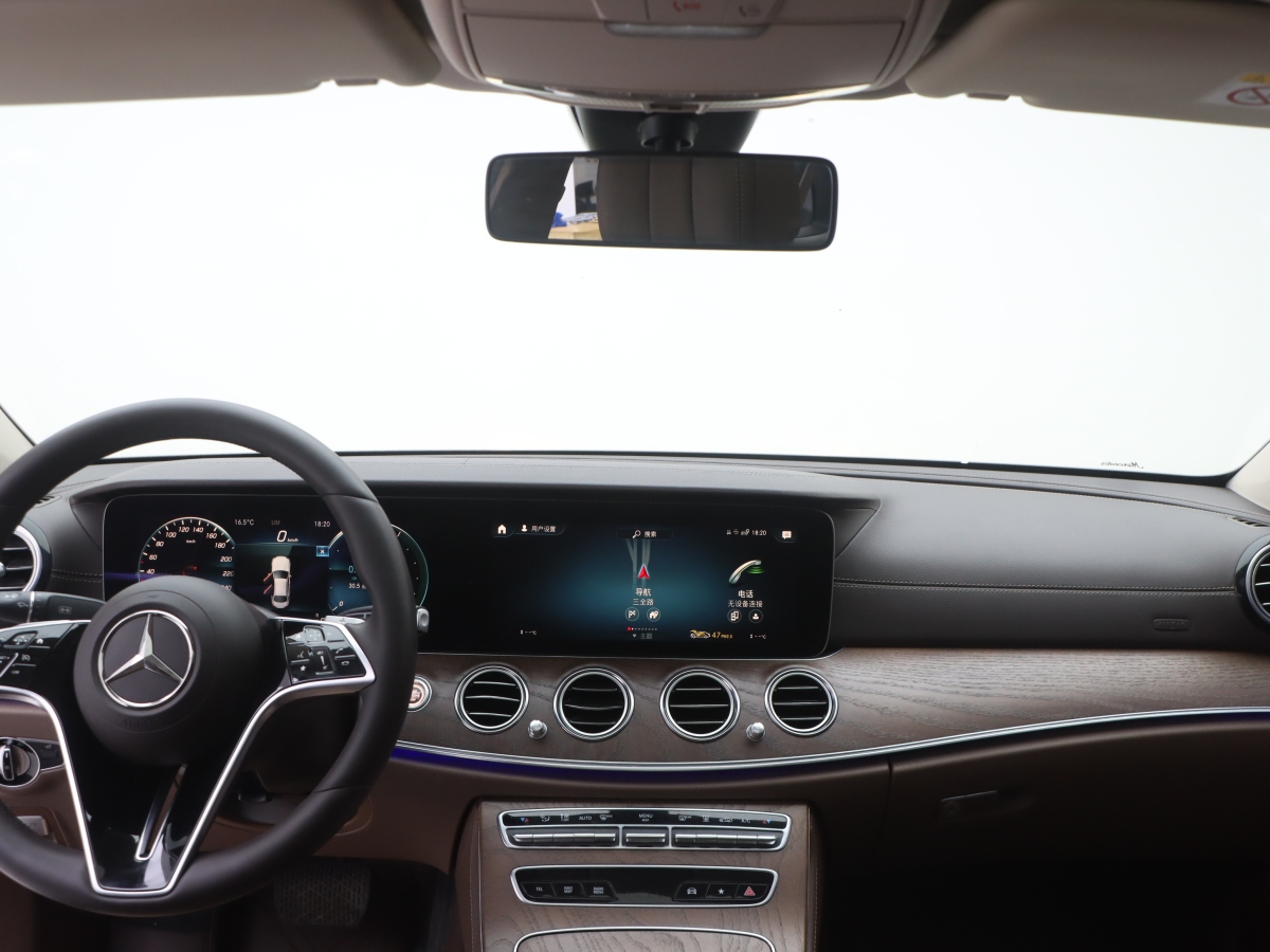 Mercedes-Benz E Class New Energy 2022 car image #19