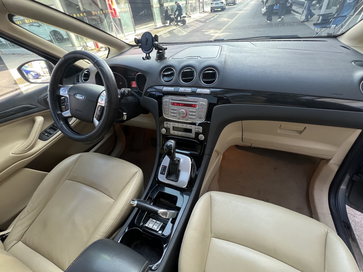 Ford S-MAX 2012 car image #19