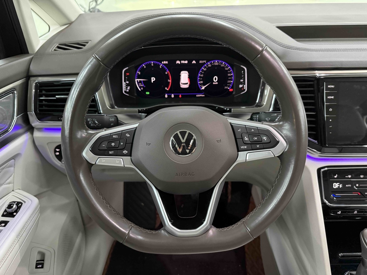 Volkswagen Viloran 2020 car image #19