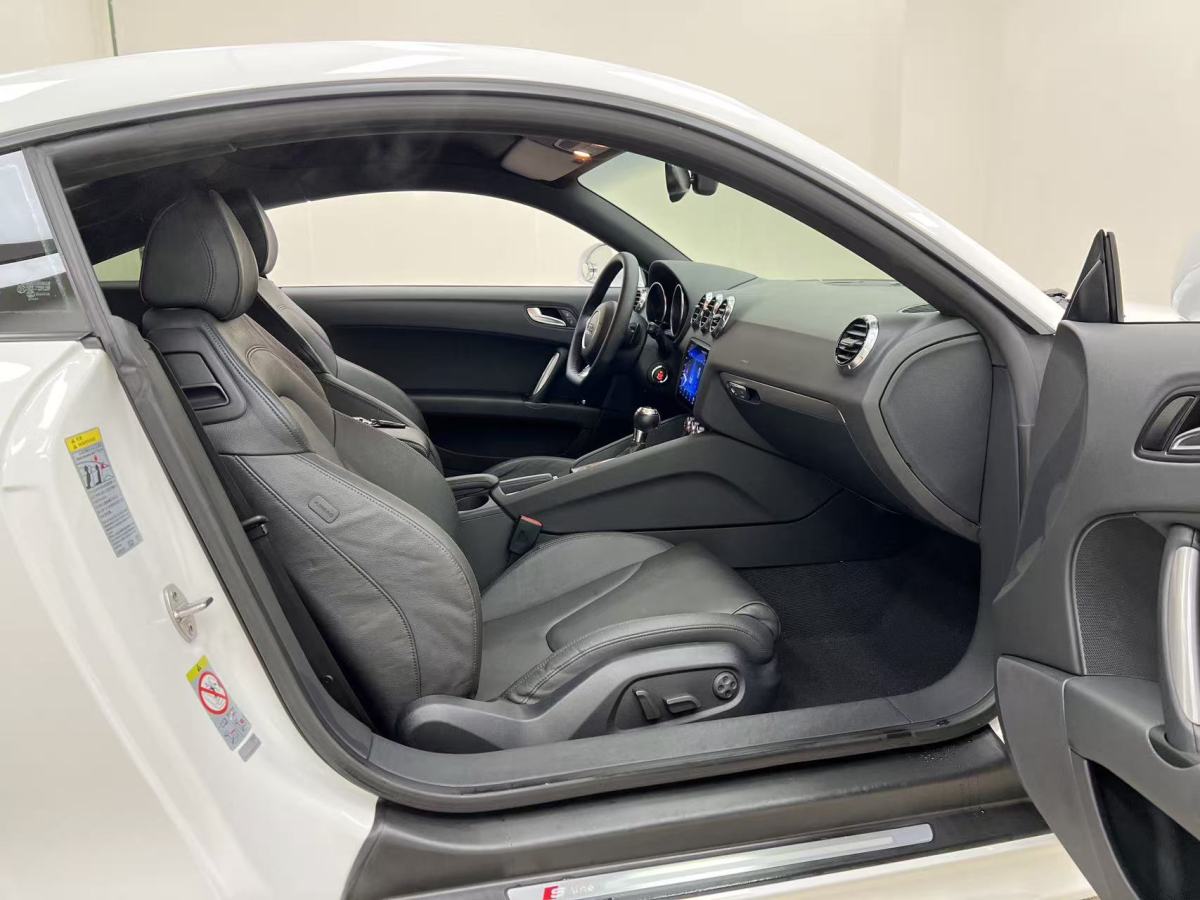 Audi TT 2014 car image #19