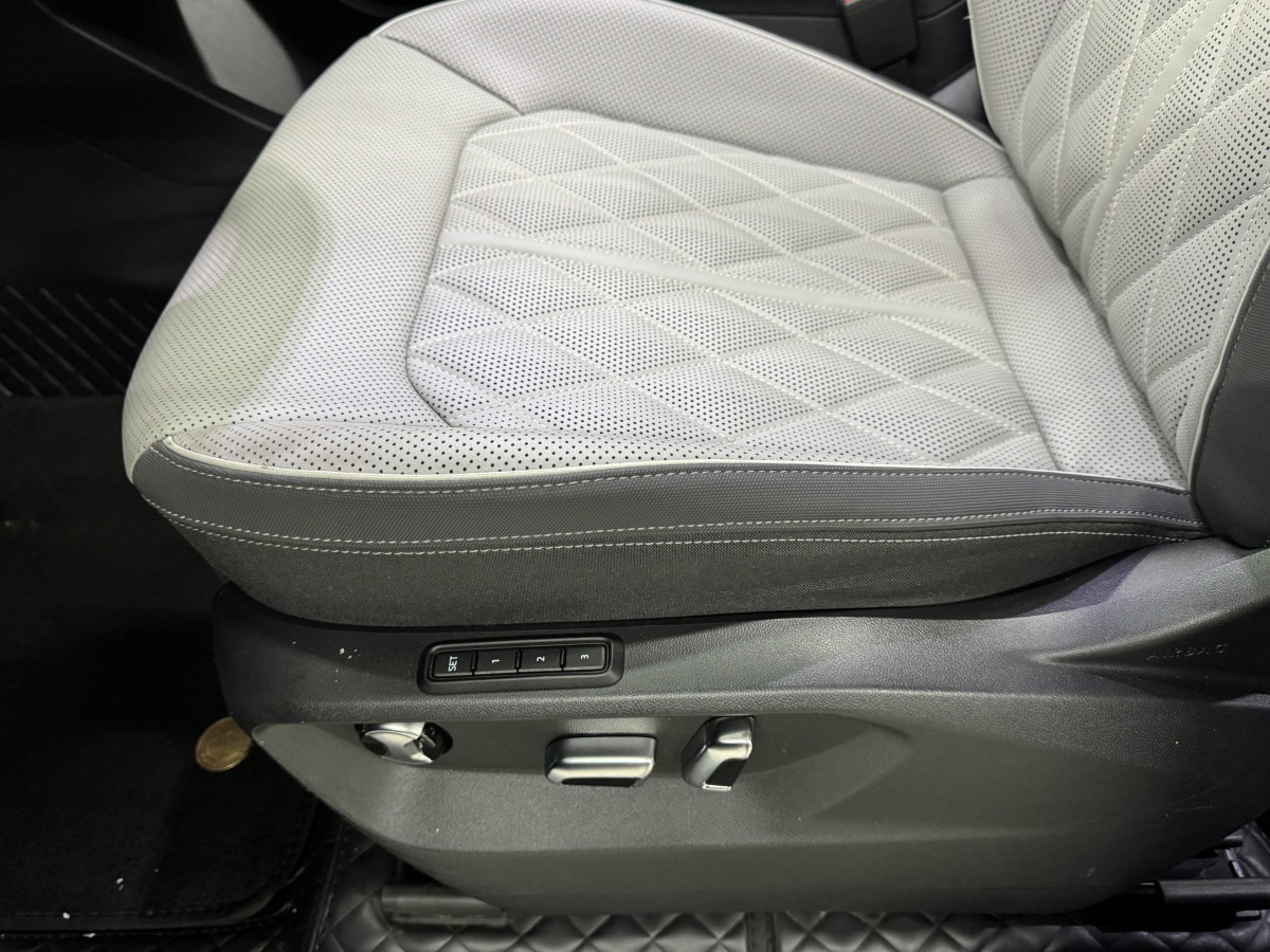 Volkswagen Tavendor 2023 car image #19