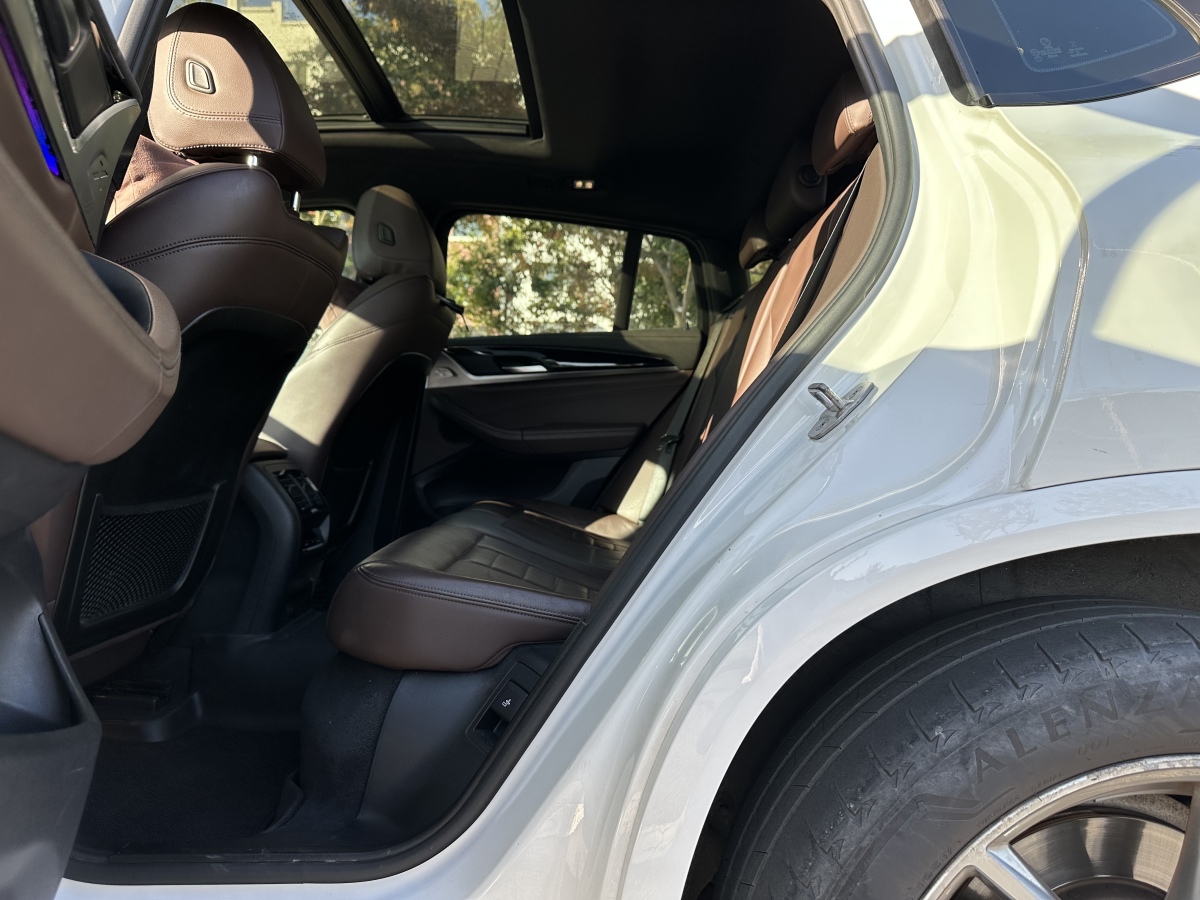 BMW X4 M 2018 immagine di auto #19