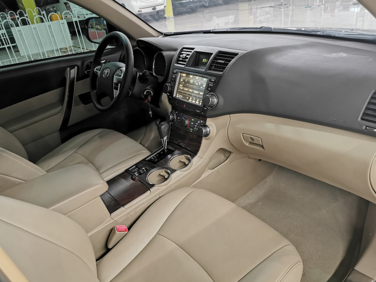 Toyota Highlander (Imported) 2012 car image #19