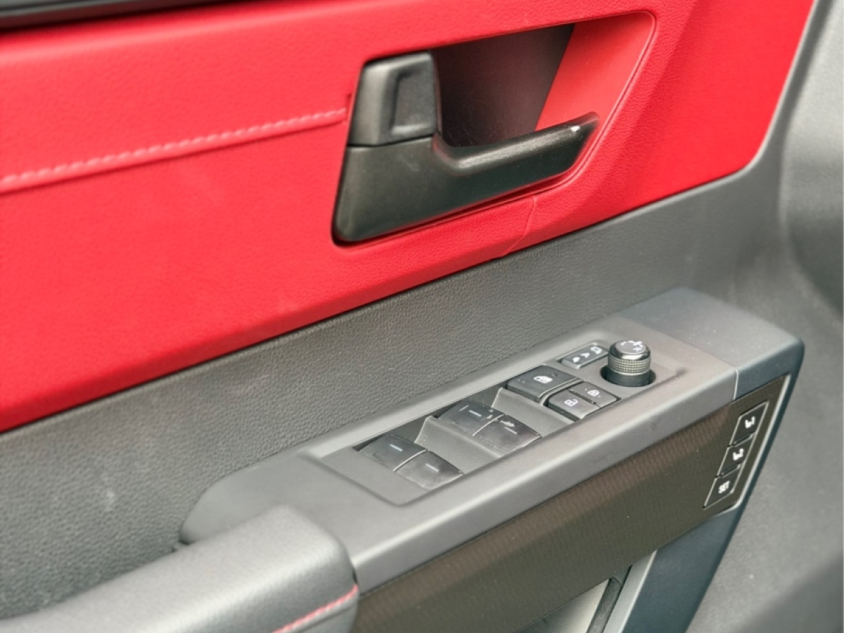 2025 汽车图片 #19