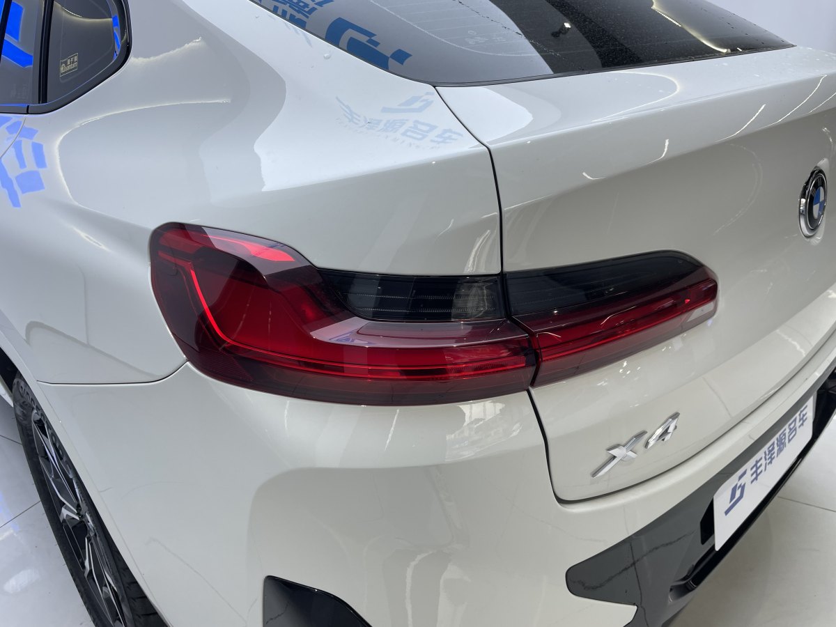 BMW X4 M 2022 car image #19