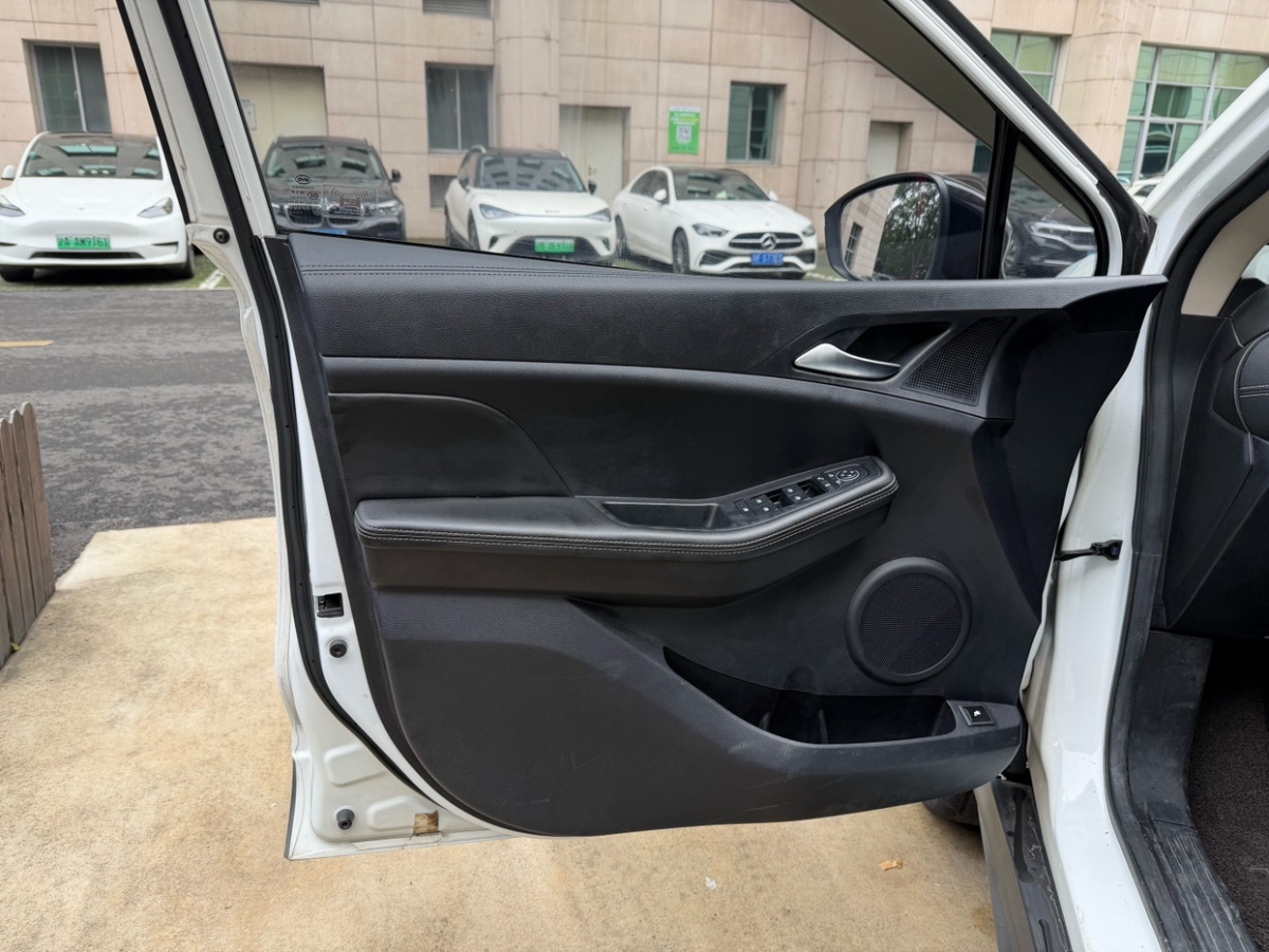 BYD Yuan New Energy 2019 car image #19