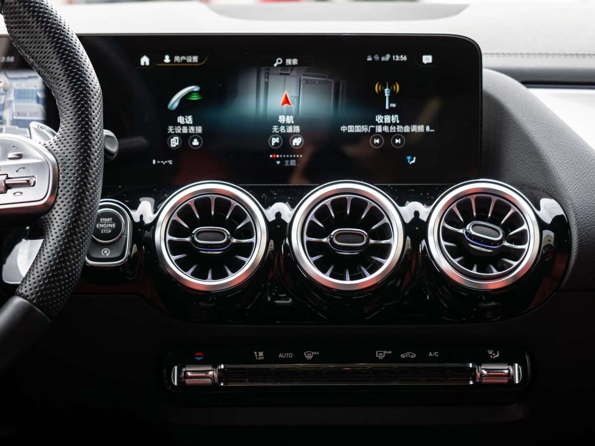 Mercedes-Benz GLA AMG 2023 car image #19