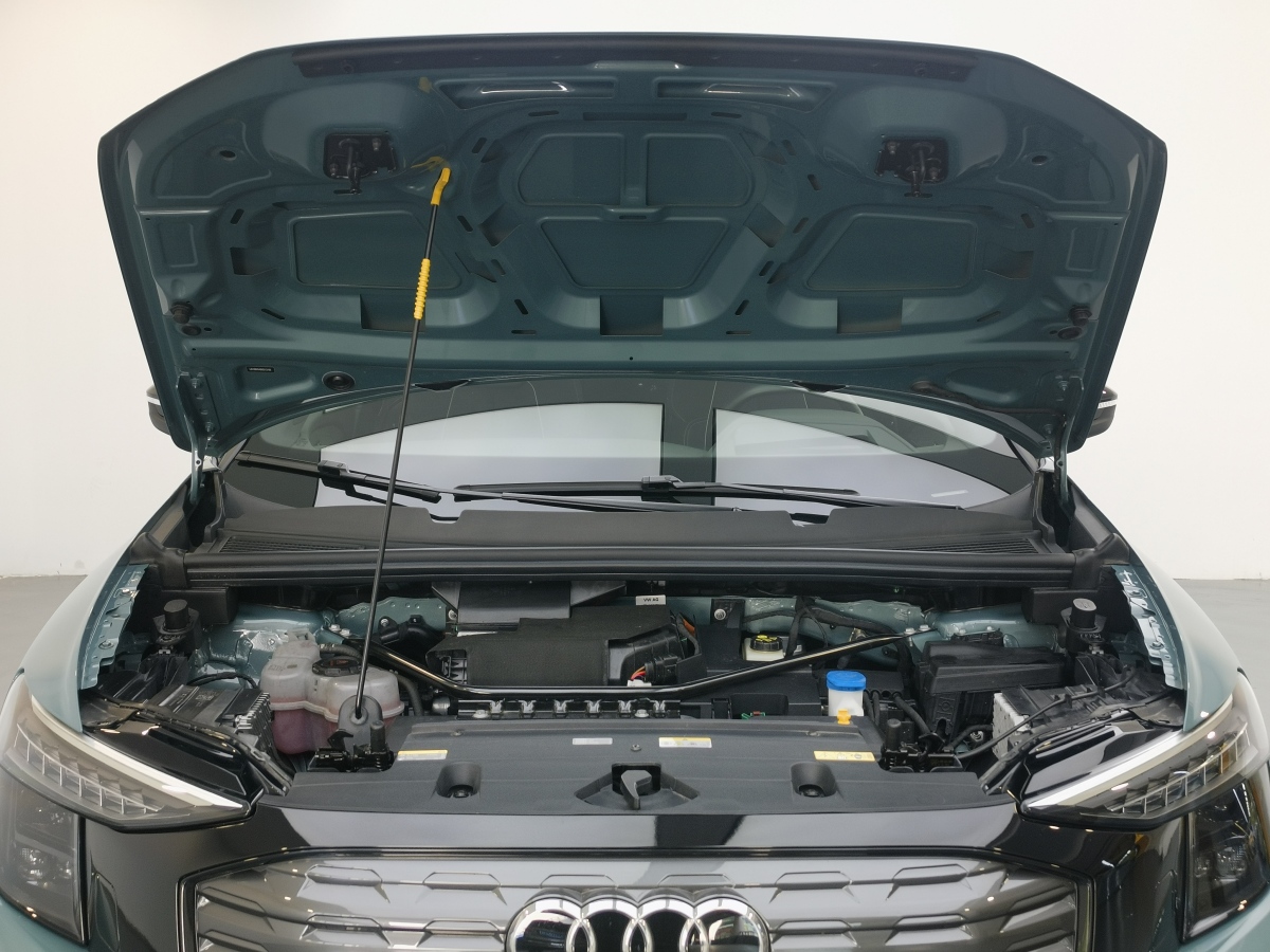 Audi Q5 e-tron 2023 صورة سيارة #19