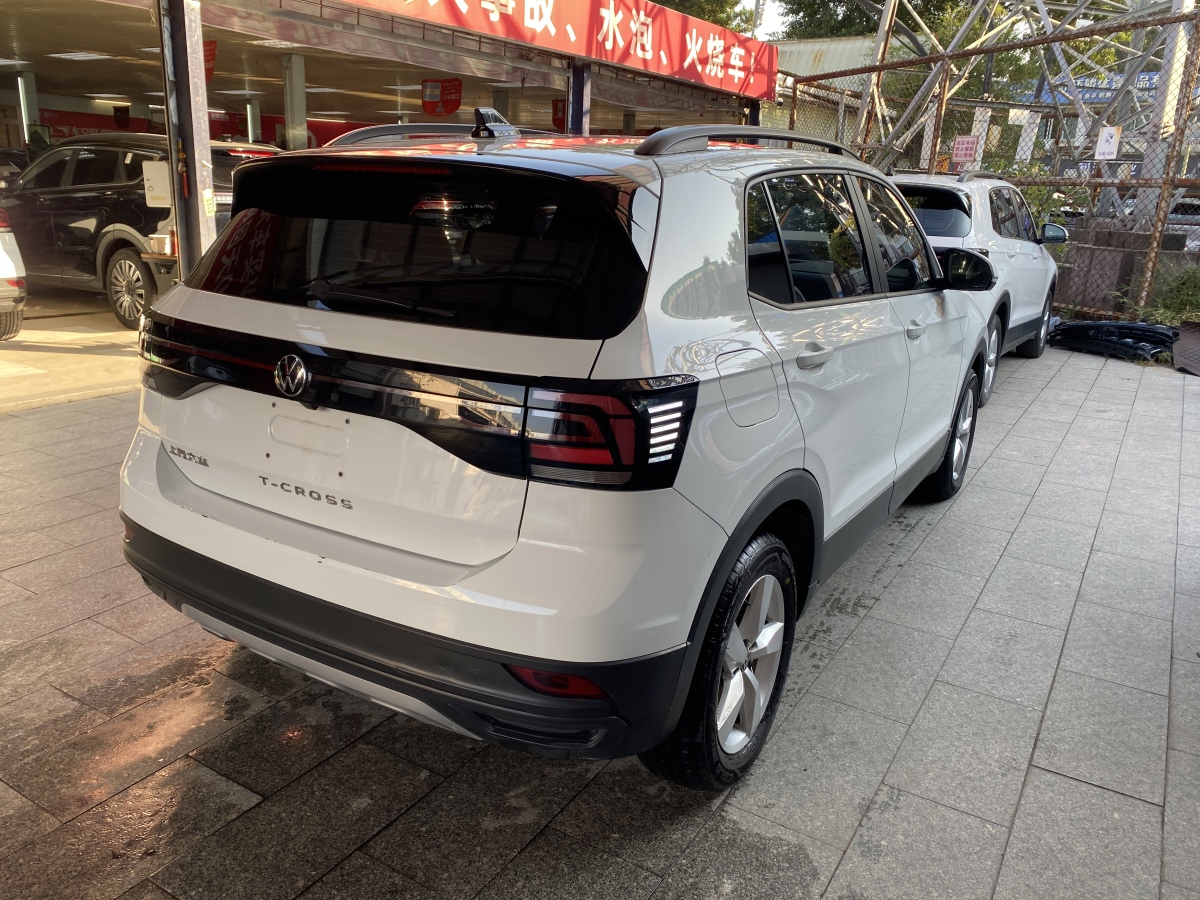 Volkswagen T-Cross 2023 #19 Volkswagen T-Cross 2023 car image #19