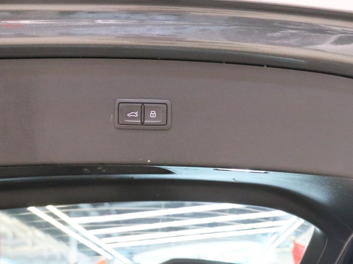 Audi Q5L 2021 car image #19