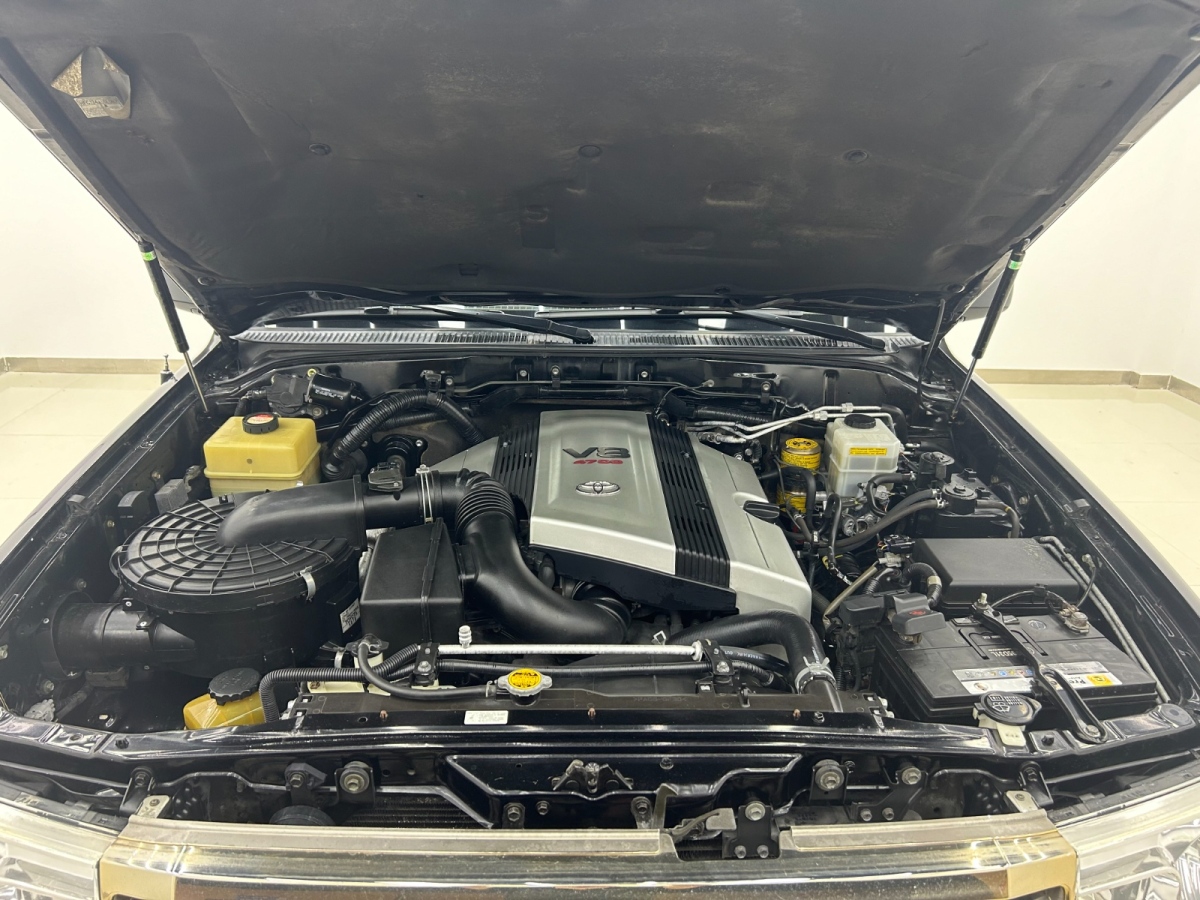 Toyota Land Cruiser 2005 car image #19