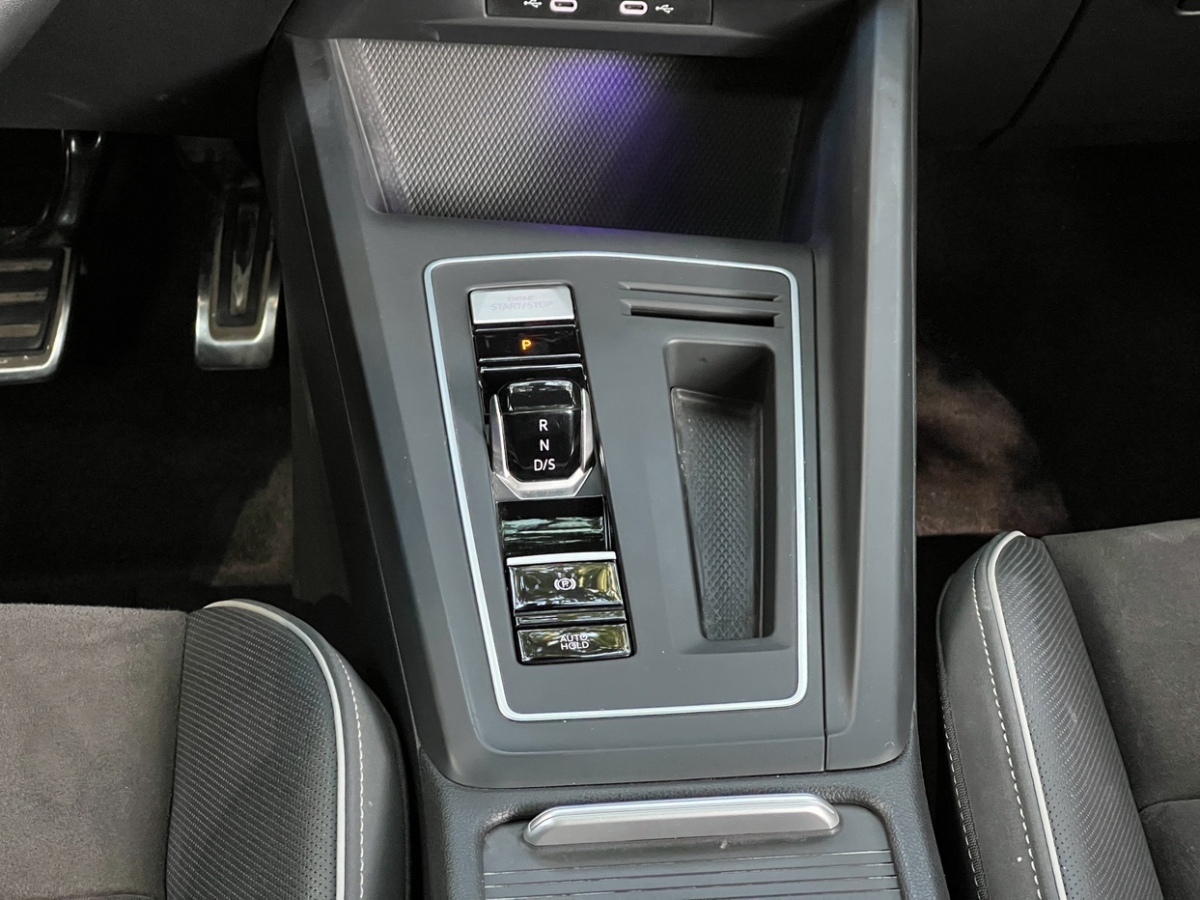 Volkswagen Golf 2023 صورة سيارة #19