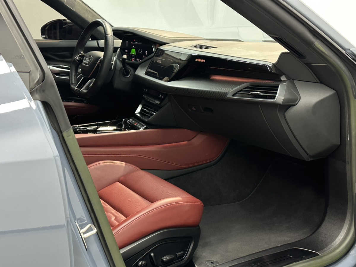 Audi RS e-tron GT 2022 #19 Audi RS e-tron GT 2022 car image #19