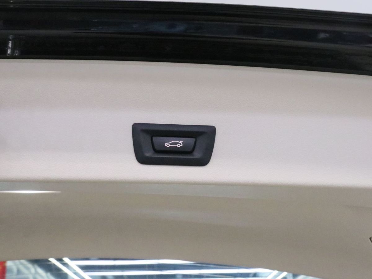 BMW X3 2019 car image #19