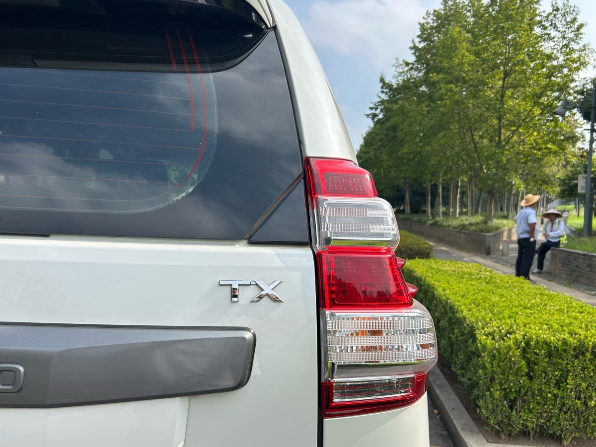 Toyota Land Cruiser Prado 2017 car image #19