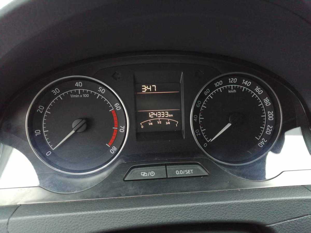 Skoda Rapid Spaceback 2016 immagine di auto #19