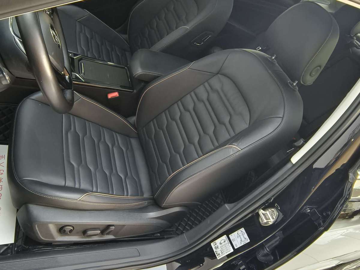 Volkswagen Passat 2020 car image #19