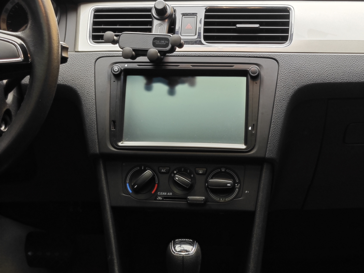 Skoda Rapid Spaceback 2019 car image #19