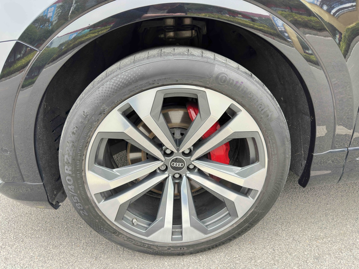 Audi Q8 2021 car image #19