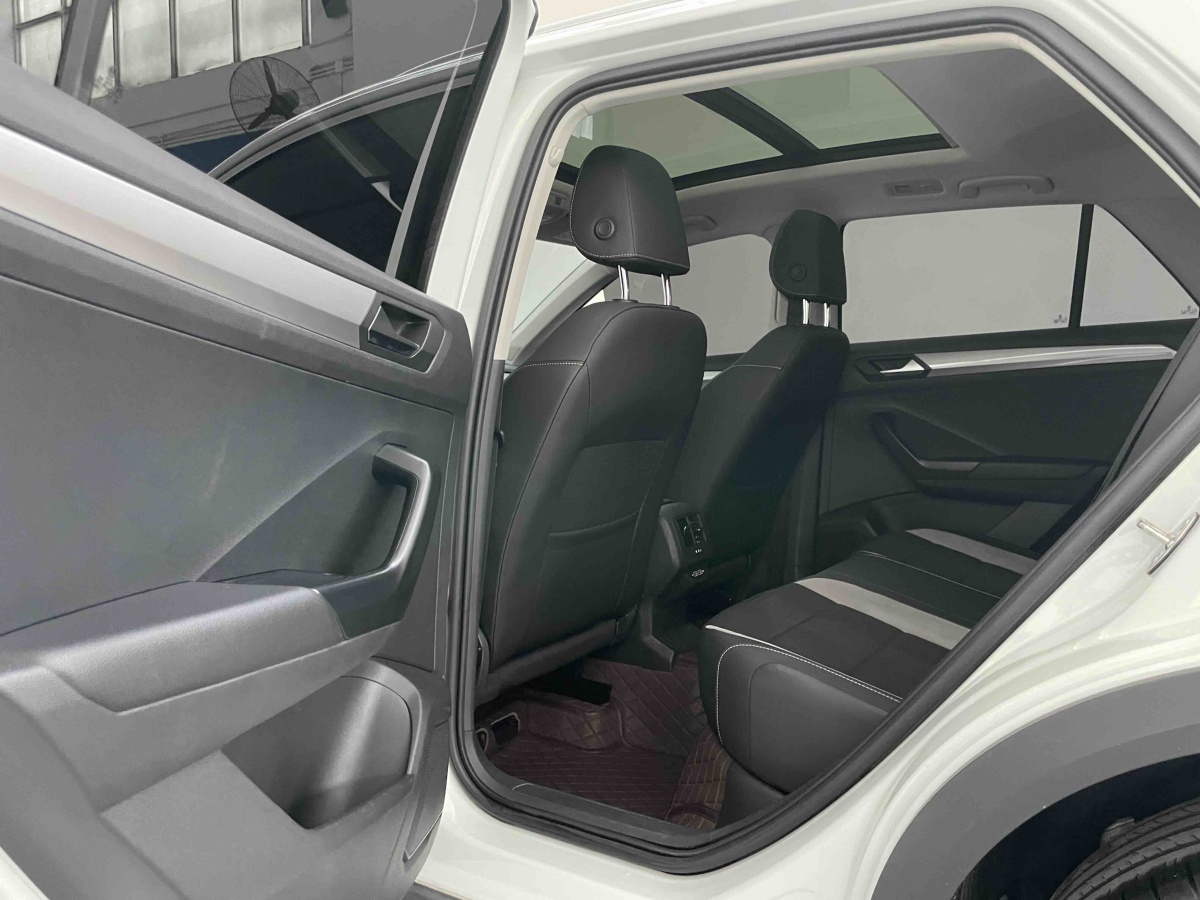 Volkswagen T-Roc 2022 #19 Volkswagen T-Roc 2022 car image #19