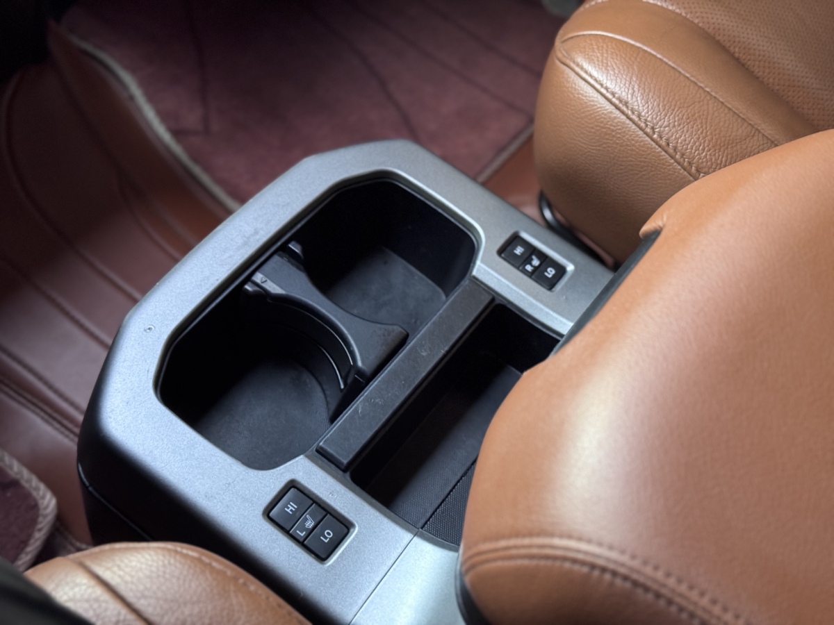 Toyota Sequoia 2010 #19 Toyota Sequoia 2010 imagen de coche #19