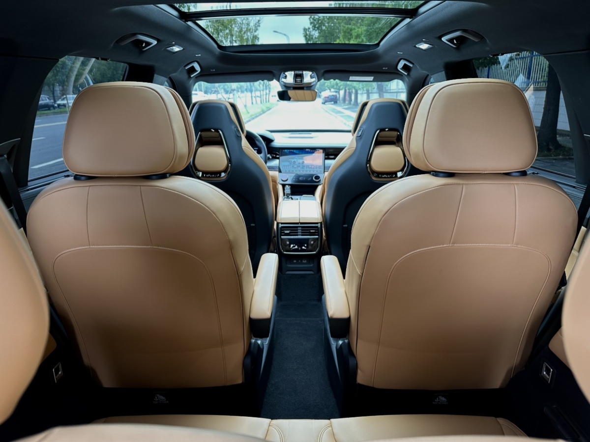 Lynk & Co 09 EM-P 2022 #19 Lynk & Co 09 EM-P 2022 car image #19