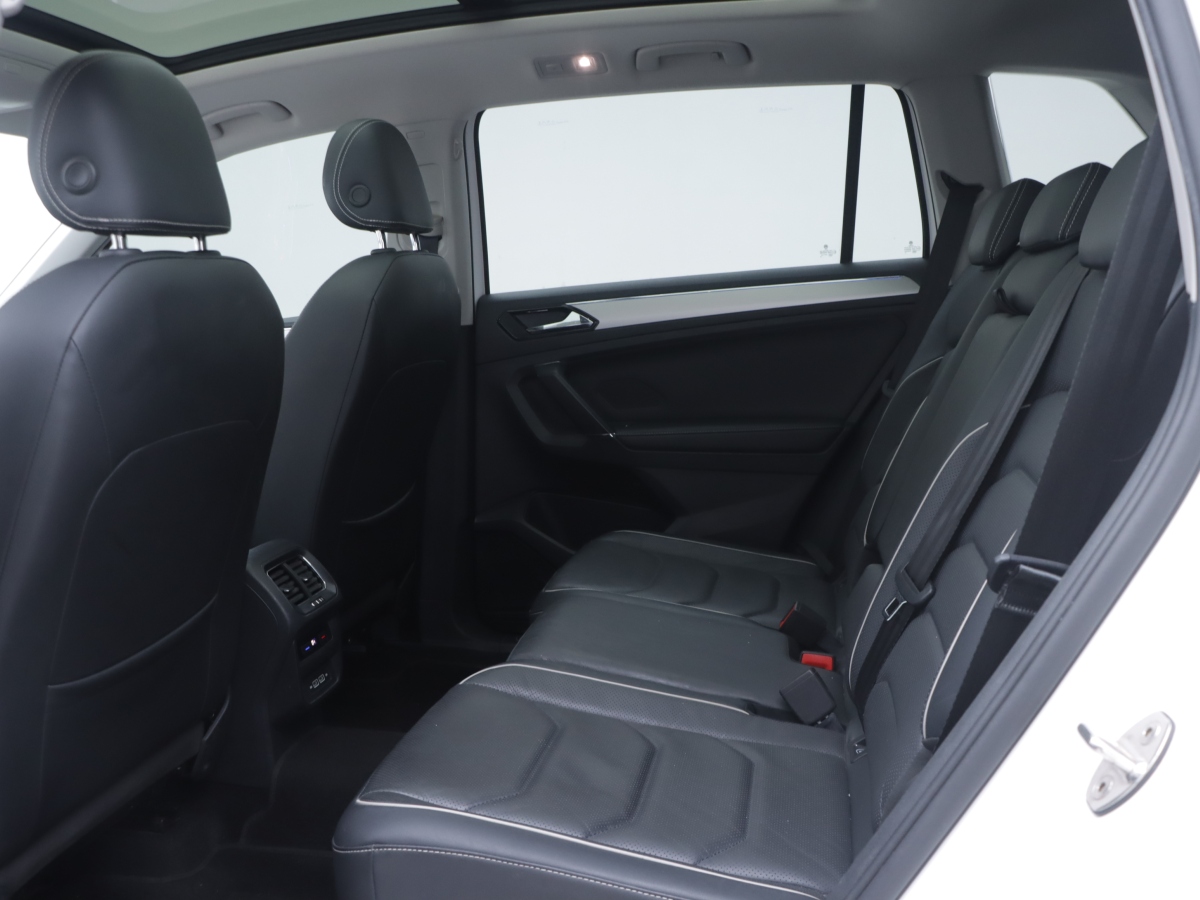 Volkswagen Tiguan L New Energy 2020 изображение автомобиля #19