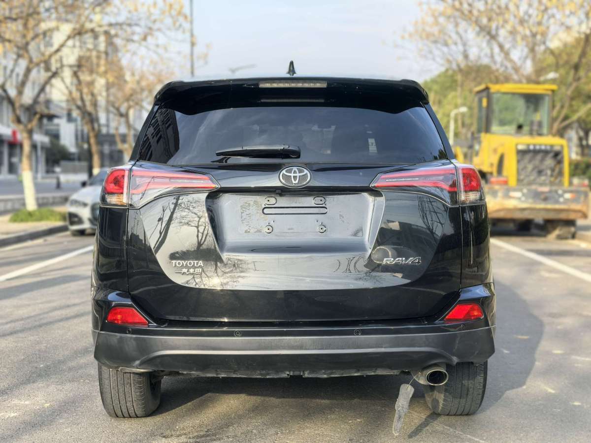 Toyota RAV4 2019 #19 Toyota RAV4 2019 car image #19