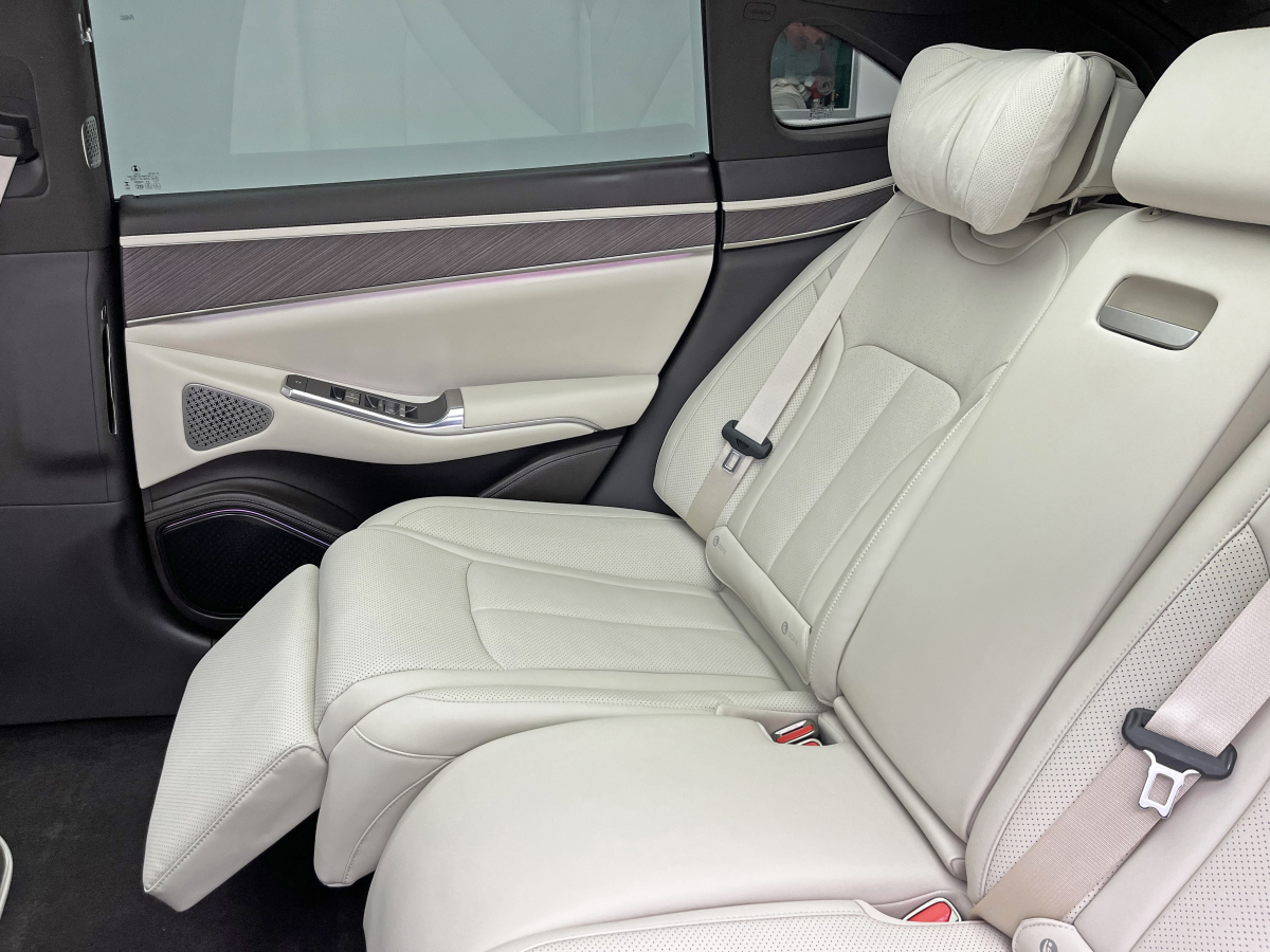 Denza Z9 2024 car image #19