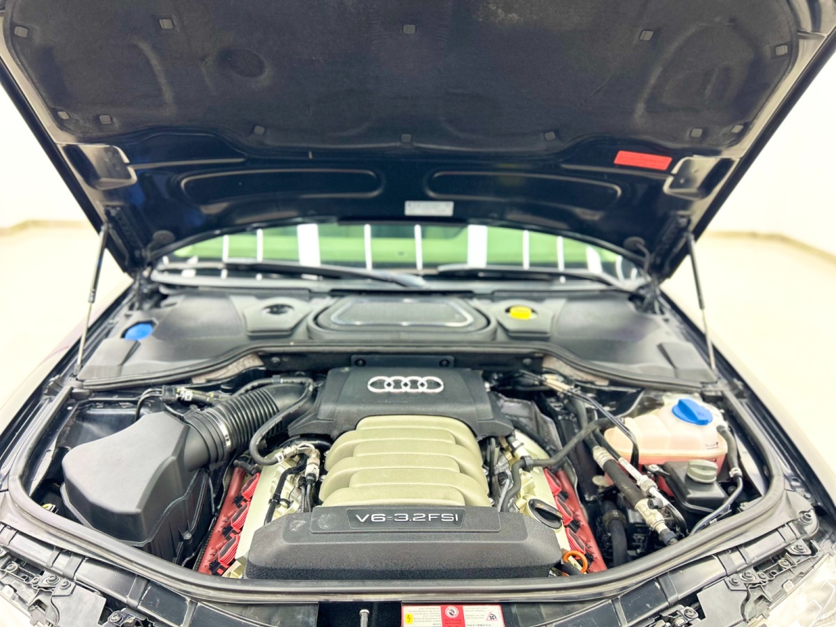 Audi A8 2008 car image #19