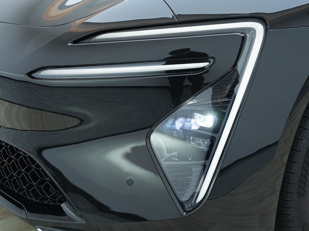 Avatr 06 2025 car image #19