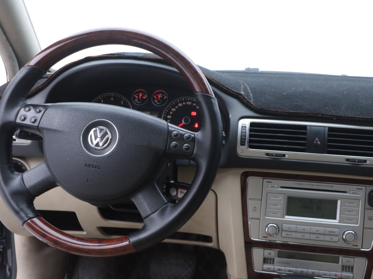 Volkswagen Passat Lingyu 2011 car image #19