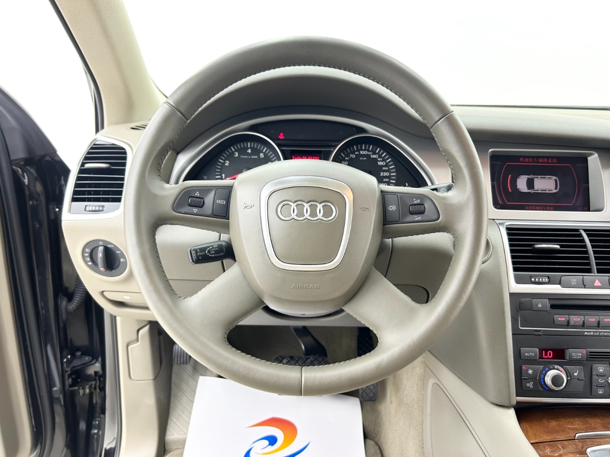 Audi Q7 2013 car image #19