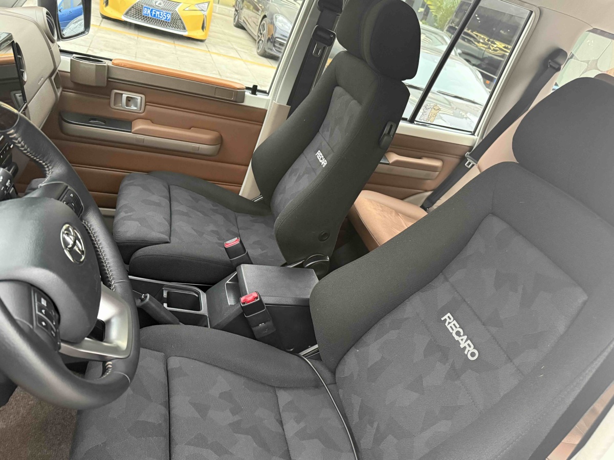 Toyota FJ Cruiser 2025 car image #19